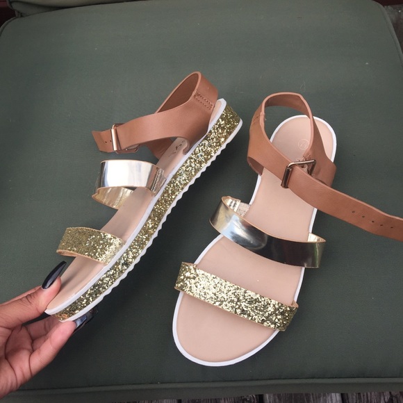 SANDALS ✨ - Picture 1 of 11